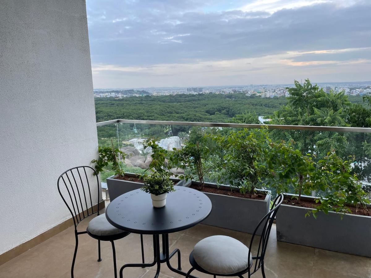 Bridge Service Apartment Hyderabad Eksteriør billede