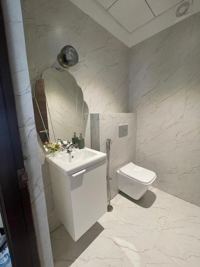 Bridge Service Apartment Hyderabad Eksteriør billede