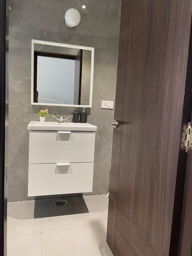 Bridge Service Apartment Hyderabad Eksteriør billede