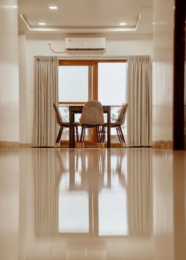 Bridge Service Apartment Hyderabad Eksteriør billede